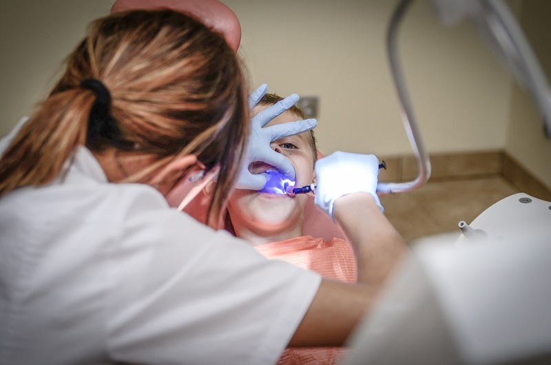 Tallinna Tervishoiu Kõrgkooli kutseõppe osakond kutsub osa võtma ümarlauast "Kuhu liigub hambaraviassistendi töö"