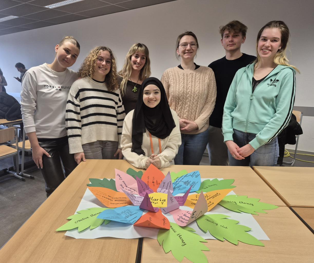 Õpilased lõpuprojekti esitamas