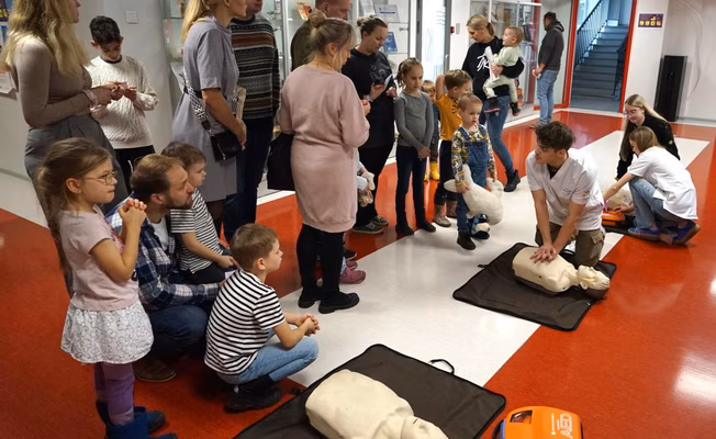 Tule 8. novembril kõrgkooli perepäevale!