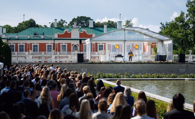 Graduates of Tallinn Health University of Applied Sciences Attended the President’s Rose Garden Reception