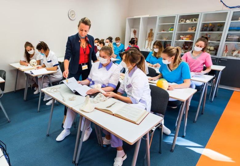 Tule kuulama õenduse õppejõudude avalikke näidisloenguid!